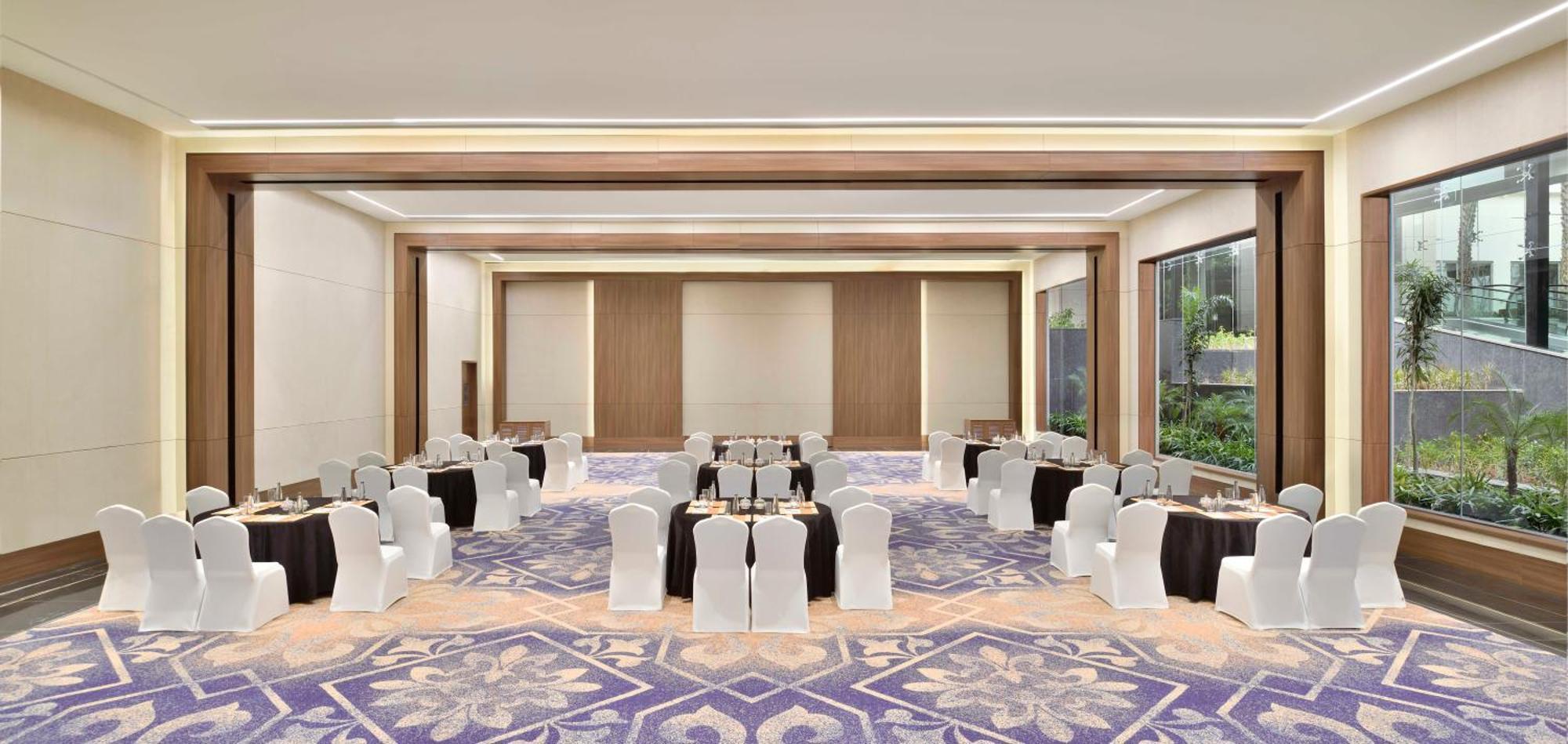 Sheraton Grand Bengaluru Whitefield Hotel & Convention Center Экстерьер фото