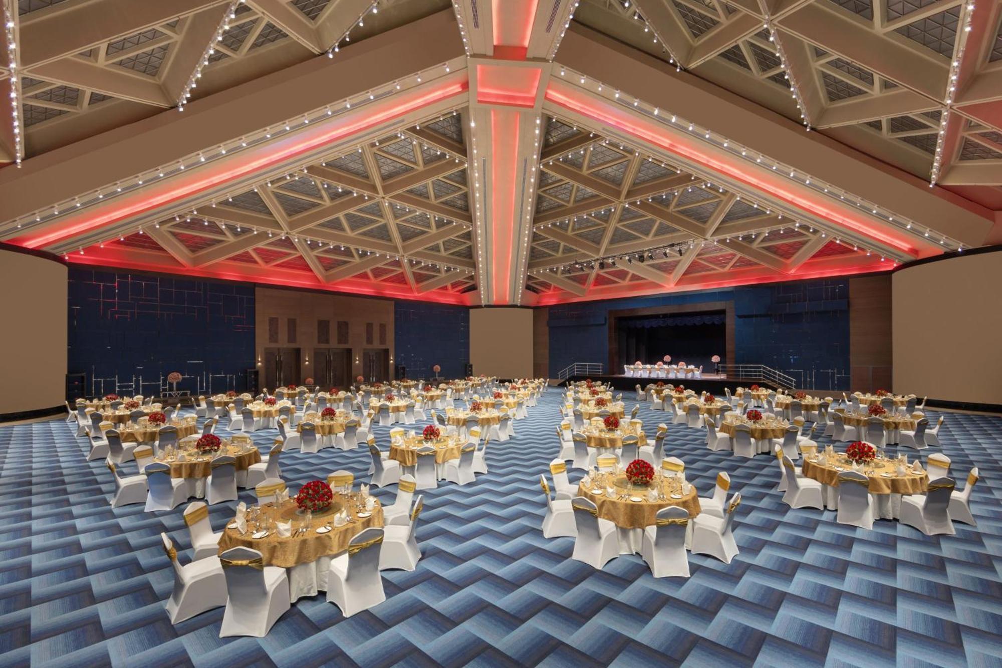Sheraton Grand Bengaluru Whitefield Hotel & Convention Center Экстерьер фото