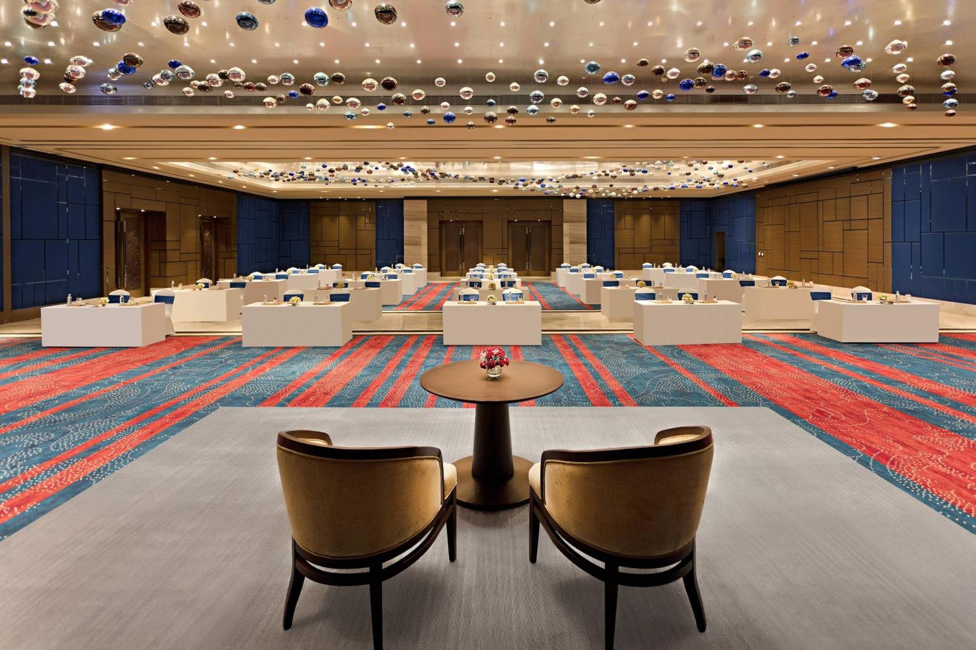 Sheraton Grand Bengaluru Whitefield Hotel & Convention Center Экстерьер фото