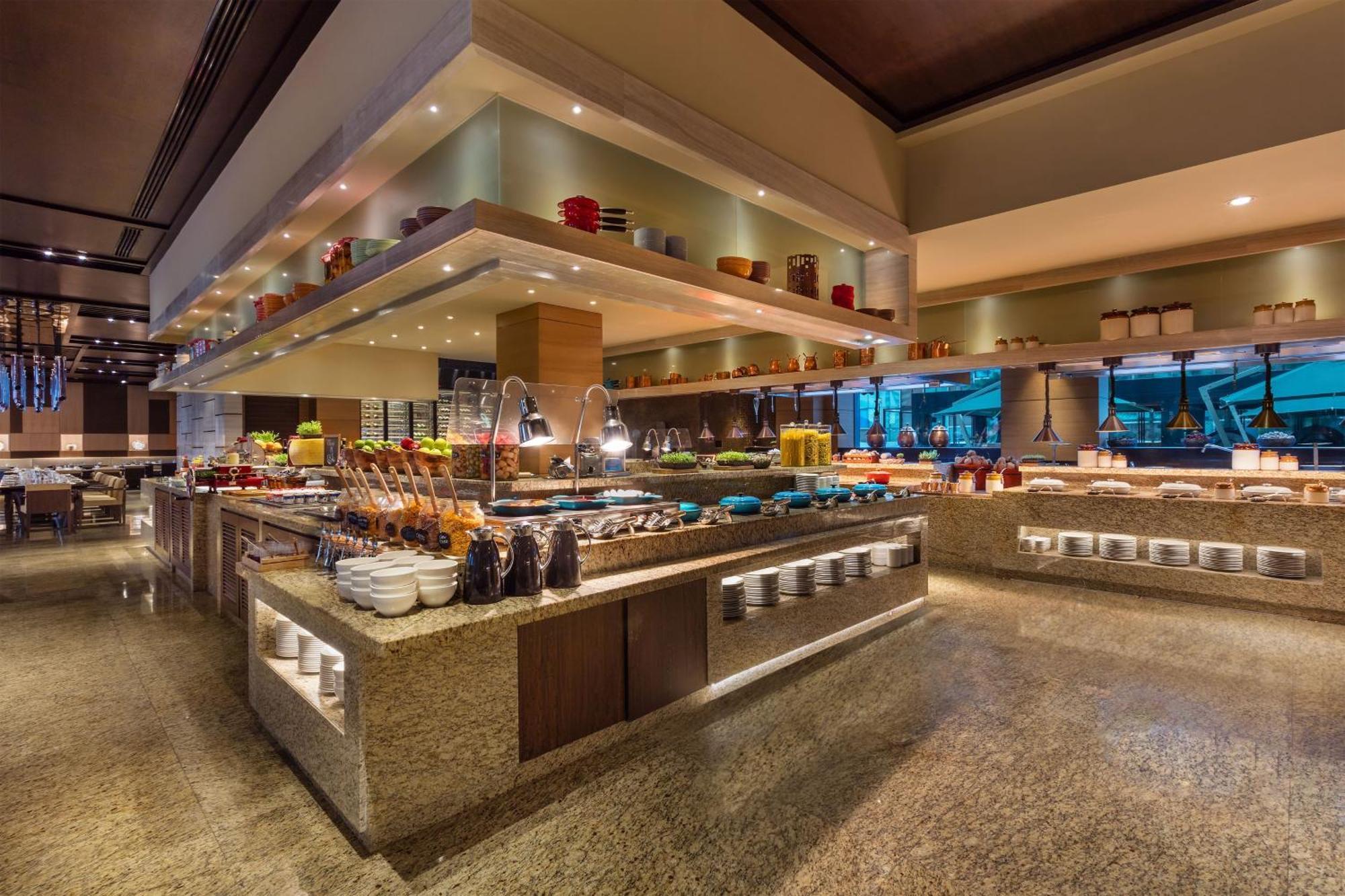 Sheraton Grand Bengaluru Whitefield Hotel & Convention Center Экстерьер фото