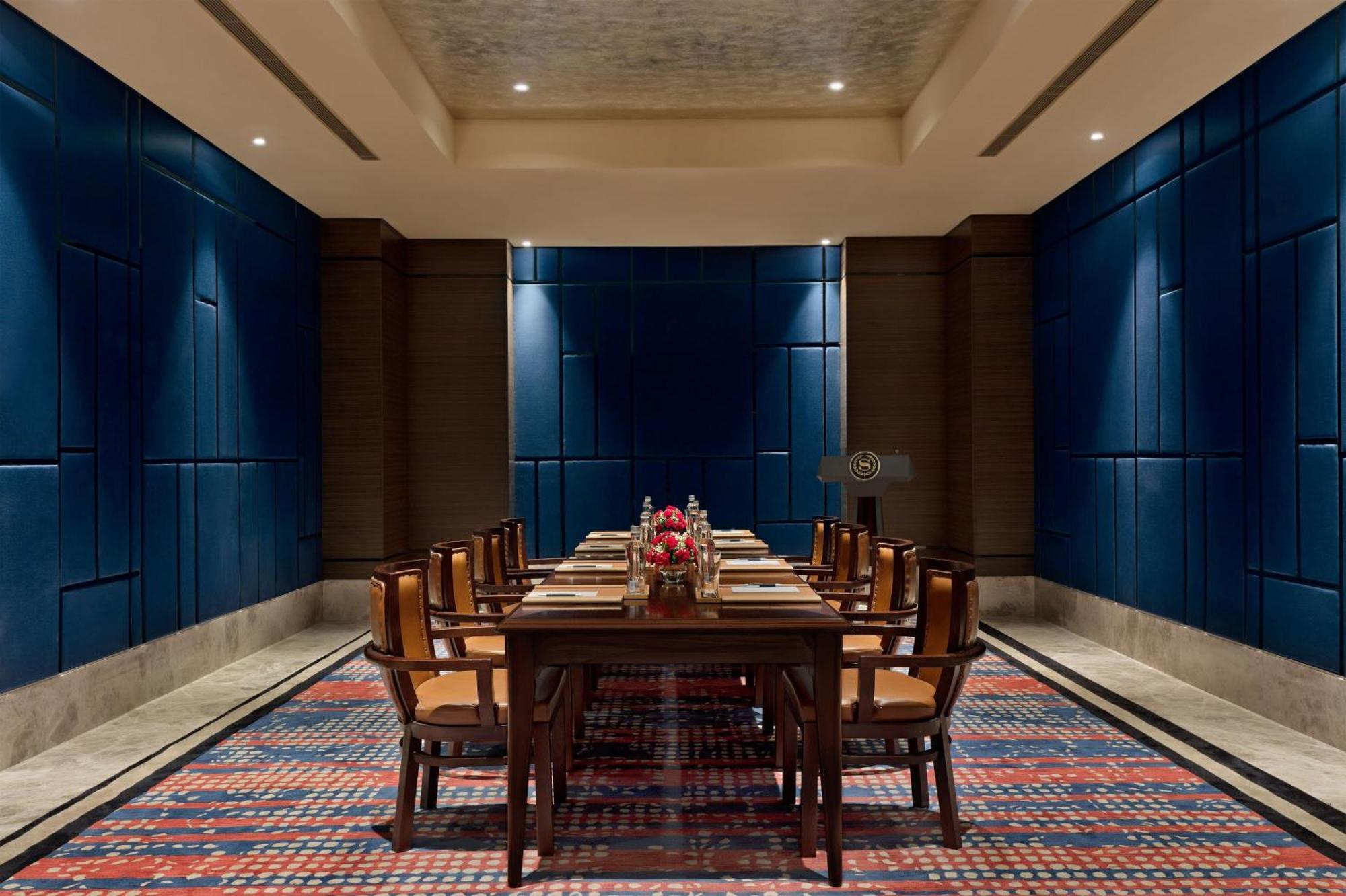 Sheraton Grand Bengaluru Whitefield Hotel & Convention Center Экстерьер фото